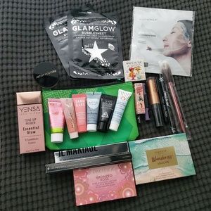 Lot of beauty samples. Never used.